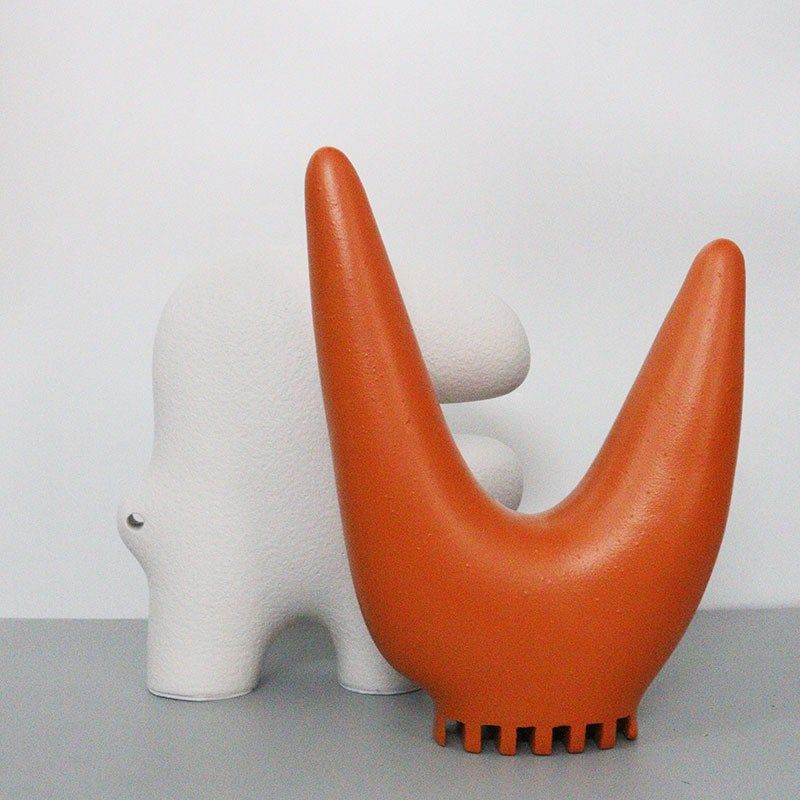 现代简约家居软装l饰抽象字母造型摆件样板间客厅书房玄关摆设