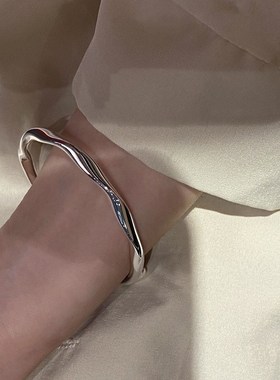 白铜镀银莲蓬花蕾手镯女年轻款简约莫比乌斯环手环推拉可调节镯子