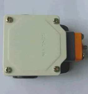 公信牌 行程开关 LXP1(3SE3)-100-0C/1C/2C/3C上海第二机床电器厂