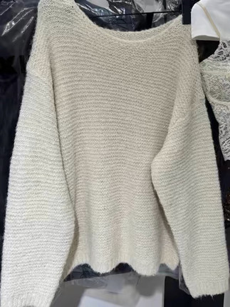 高级氛围感亮片绝美斜肩毛衣春季新款针织衫上衣百搭通勤显瘦款