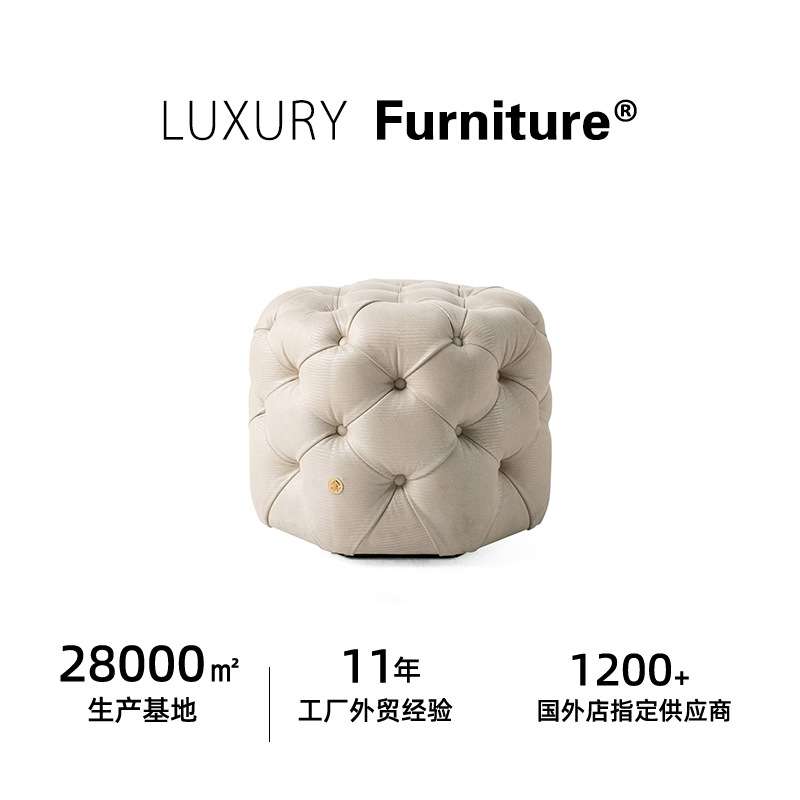 高端别墅客厅衣帽间沙发凳Bed matching bedside table