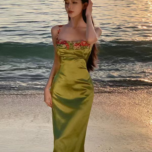 正品 princess polly三亚海边气质绿色刺绣花朵缎面感吊带沙滩裙