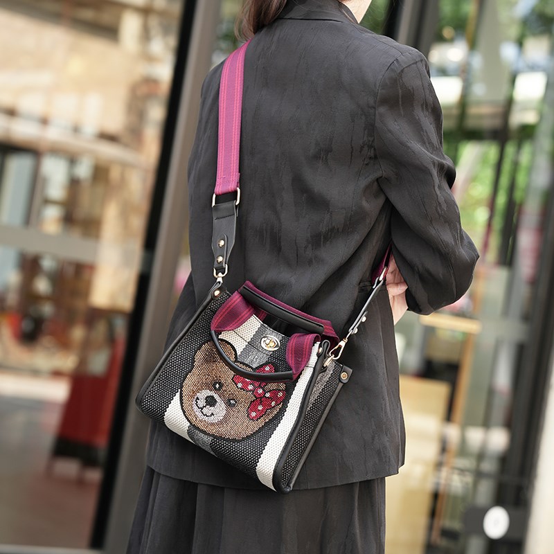 2025新款包包时尚百搭手提布包女复古小拎包轻奢单肩斜挎包水桶包