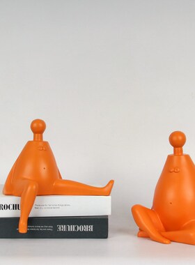 现代纯色创意坐姿橙色人物摆件软装样板间客厅卧室雕塑家居装饰品