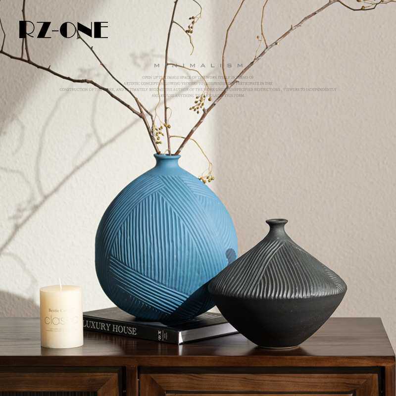 高档挑刀竖纹花瓶陶瓷手工花器玄关工艺品创意客厅入户开放格摆件