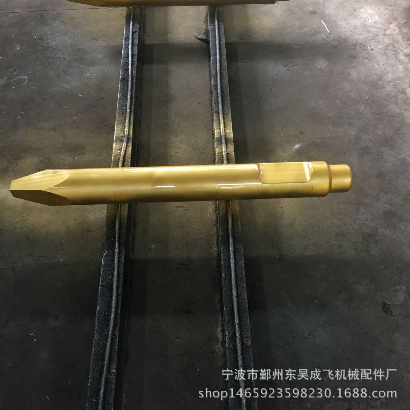 135直径工兵系列8AT破碎锤42材料矿山钎杆钢钎钻头挖掘机配件