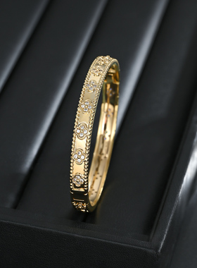 时尚百搭轻奢微镶锆石四叶草手镯小众设计感气质精致手镯