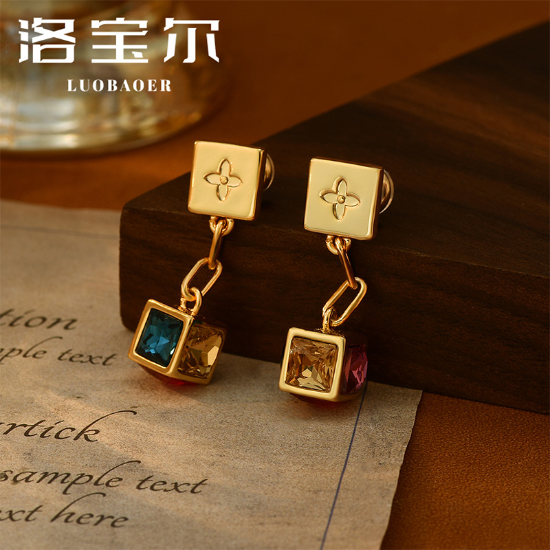 洛宝尔铜合金极简风女耳钉