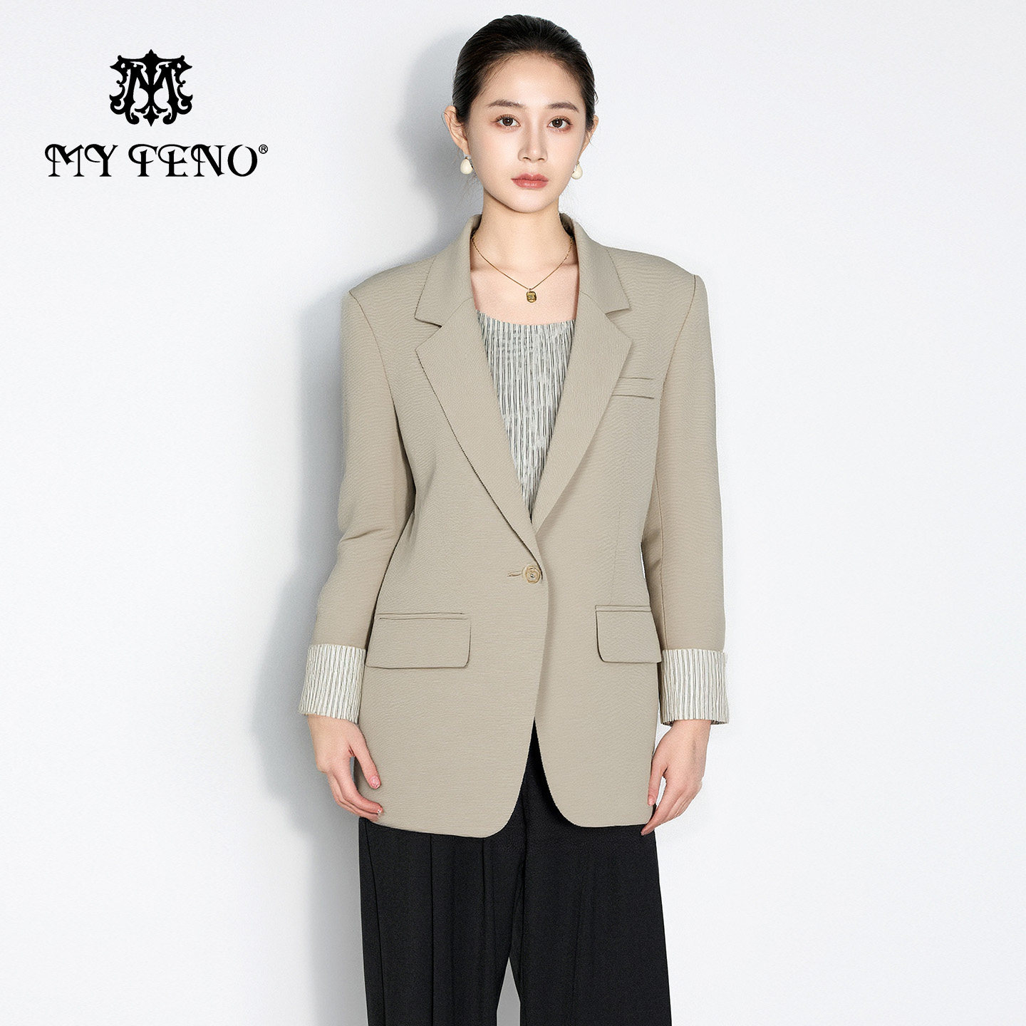 马天奴平驳领一粒扣翻折袖西装