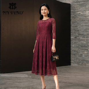 马天奴2026春夏新款酒红蕾丝圆领收腰长袖连衣裙子长裙气质时尚女