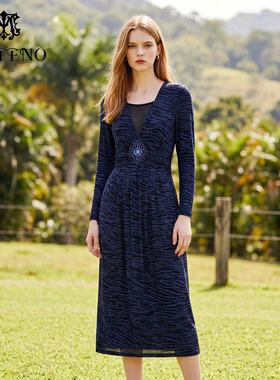 马天奴2025冬季新款深蓝色印花钉珠收腰长袖连衣裙子气质法式时尚