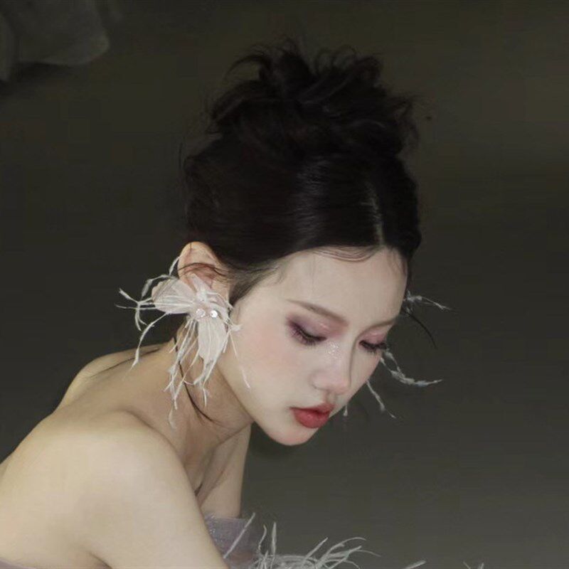 新款新娘花朵羽毛耳饰复古仙气耳夹森系甜美耳环结婚礼服跟妆配饰
