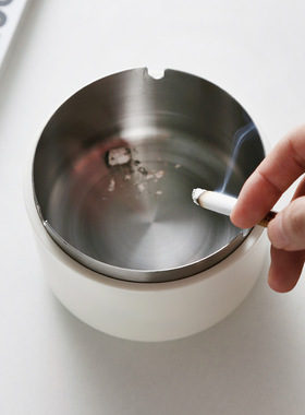 一物一家带盖子加厚不锈r钢菸灰缸圆形防风防摔可分离菸灰盅原木