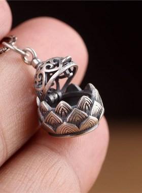 百搭款时尚吊坠项坠复古风u香薰球无火扩香囊挂件镂空莲花女可打