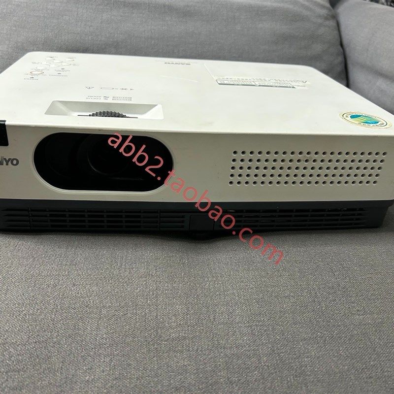 新品PLC-pxw300c投影机