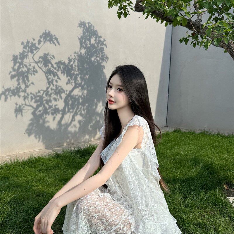 新品法式白色蕾丝吊带裙女夏木耳边小个子P海滩渡假气质连衣裙