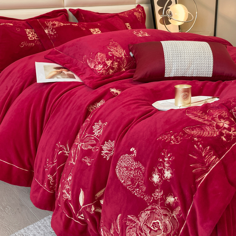 极速秋冬牛奶绒结婚床上用品四件套红色喜字刺绣R毛绒被套罩新婚