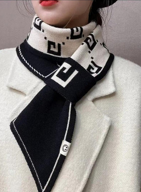 围巾女爆款2024新款秋冬网红披肩高级感韩版百搭学生加厚保暖