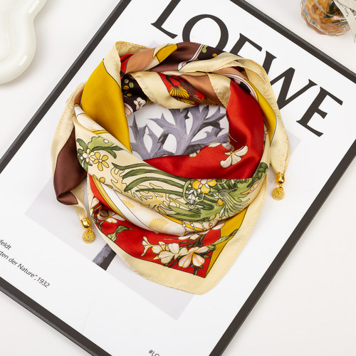 四季仿真丝磁吸扣小方巾