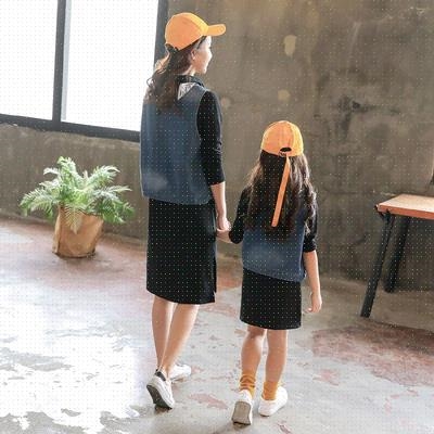 亲子装女童中长款卫衣o裙套装2021秋季新款母女牛仔马甲背心两件