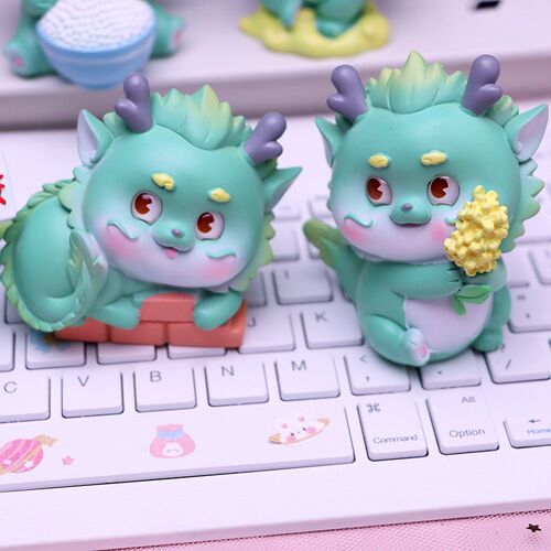 可爱小龙人龙年公仔小摆件办公室桌面树脂装饰品潮玩学生礼品