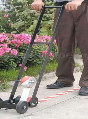 胶带贴地板划线车黑色黄色小车停车场标识车位公路工厂防滑耐磨