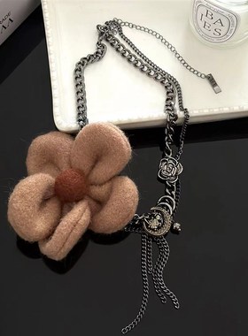 甜酷毛绒花朵黑色流苏花朵锁骨链E女小众个性设计感夸张时尚项链
