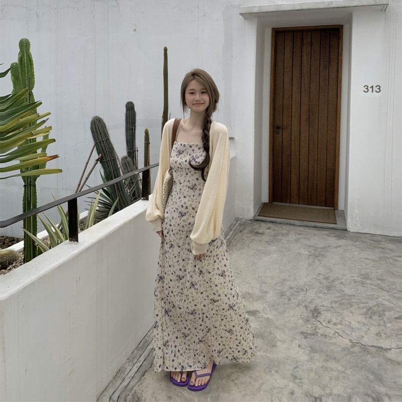 大码女装小清新碎花吊带连衣裙早秋季法式显白Q甜美开衫+长裙套装