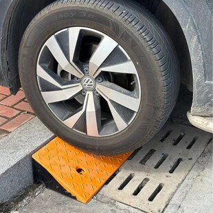 橡胶路沿坡道垫斜坡马路牙子三角垫汽车爬上坡台阶垫板家用