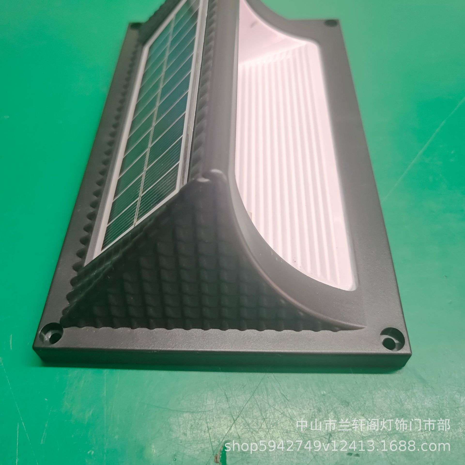 太阳能壁灯户外庭院灯防水明装别墅花园洗墙灯室外柱头装饰灯