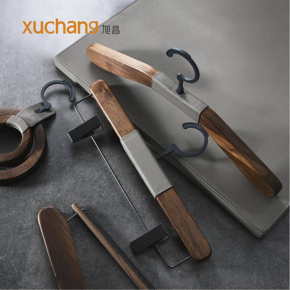 北欧胡桃木实木衣架家用意式极简衣架挂衣服架木质裙装套装衣架