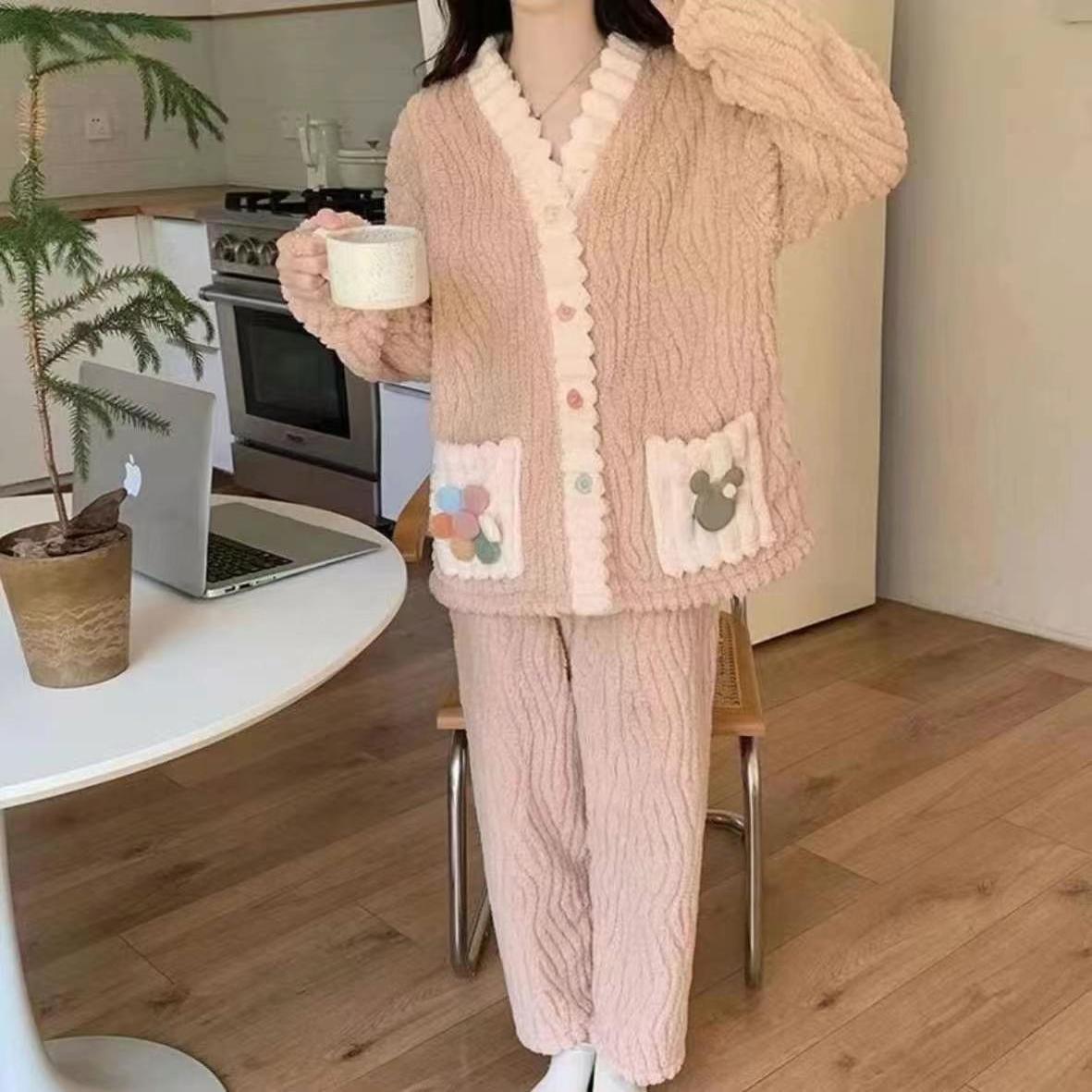 秋冬法兰绒睡衣套装女开衫家居服加绒珊瑚绒可爱V领睡衣两件套装