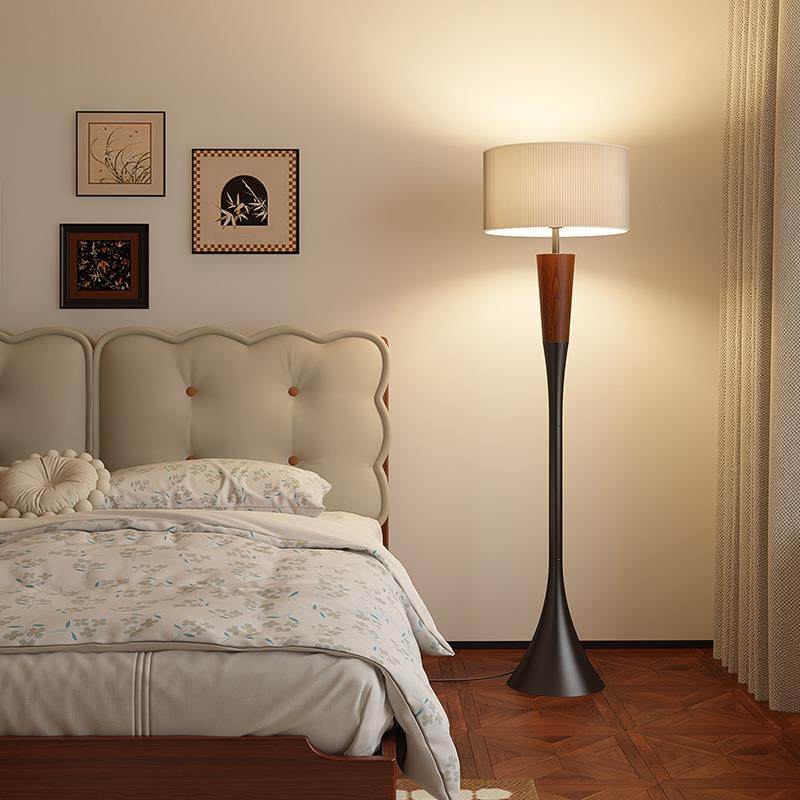 艺术感落地灯客厅设计师沙发旁边高级感时尚大气卧室氛围边几灯