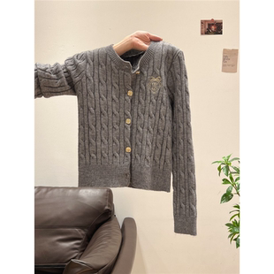 灰色小香风麻花长袖针织毛衣开衫加厚外套女2026秋冬独特修身上衣