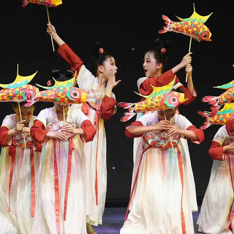 正月十五夜舞蹈服装m俏元夕演出服戏鱼灯舞道具儿童汉服女童古典