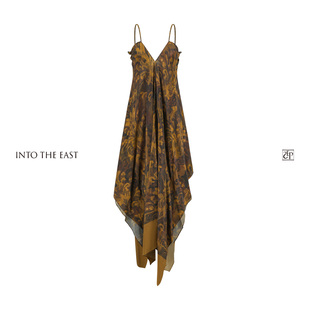 Into East茛苕油彩层次侧摆吊带裙 The