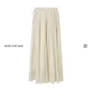 Into The East己印白色迷你腰果抽绳碎褶半裙