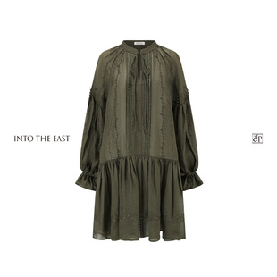 Into The East己印橄榄绿泡泡袖绣花连衣裙