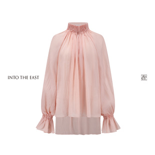 Into The East己印粉色微透风琴褶高领上衣