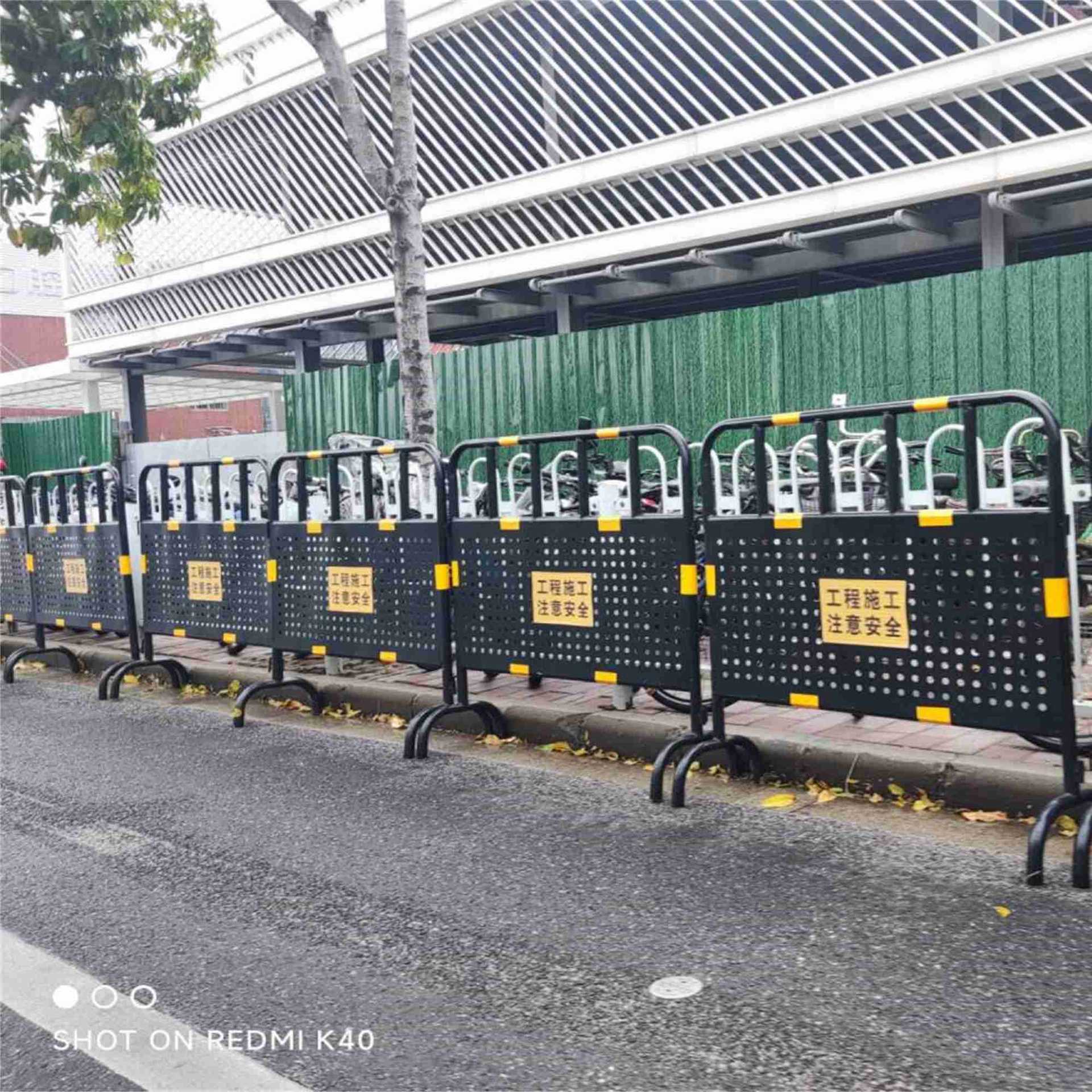 广州天河海珠道路冲孔黄黑市政铁马现货现发工程施工注意安全贴纸