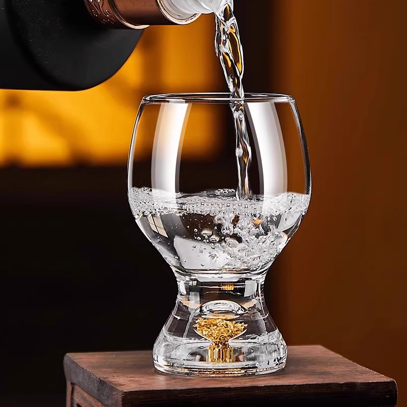 创意水晶二两金箔白酒杯轻奢高档家用套装洋酒啤酒小酒杯中式酒盅