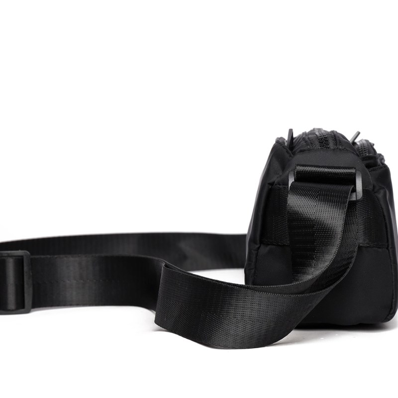 男士单肩包大容量挎包休闲胸包旅行多功能斜背包休闲百搭通勤包潮