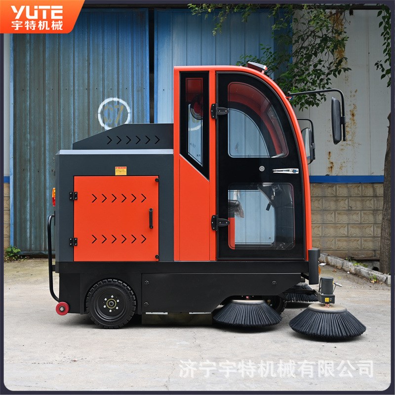 扫地车商用座驾式多功能全自动扫地机电动沥青路面清扫车