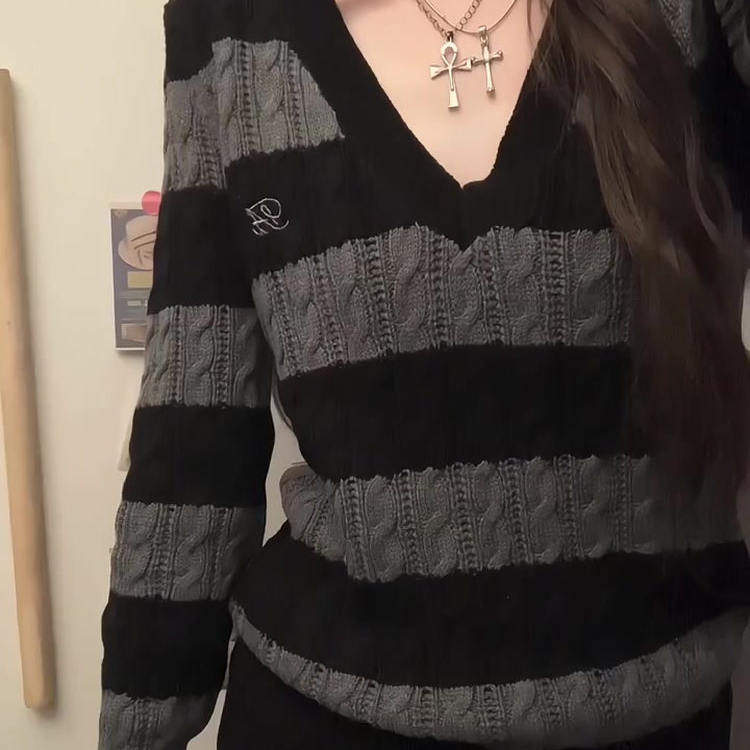巨好看轻熟撞色条纹V领麻