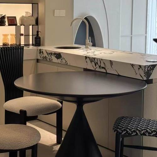 轻奢现代北欧飞碟餐桌圆形简约洽谈桌潘通椅高级感小户型设计师款