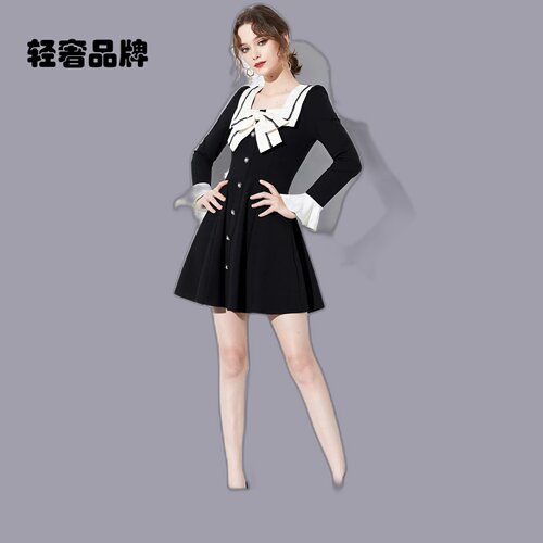 AUI黑色名媛气质方领连衣裙女2025春秋新款赫本风高级感修身a字裙