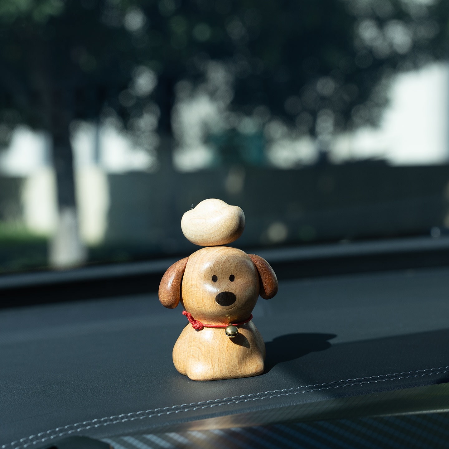 招财小狗实木桌面摆件车载饰品