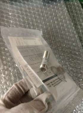 全新原装BALLUFF巴鲁夫 BOS01TP BOS 12M-PS-RD10-S4 实物拍摄