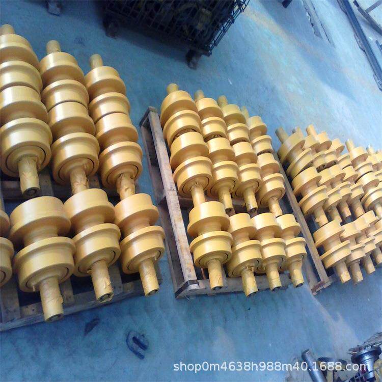 PC400挖掘机支重轮钩机底盘件履带总成