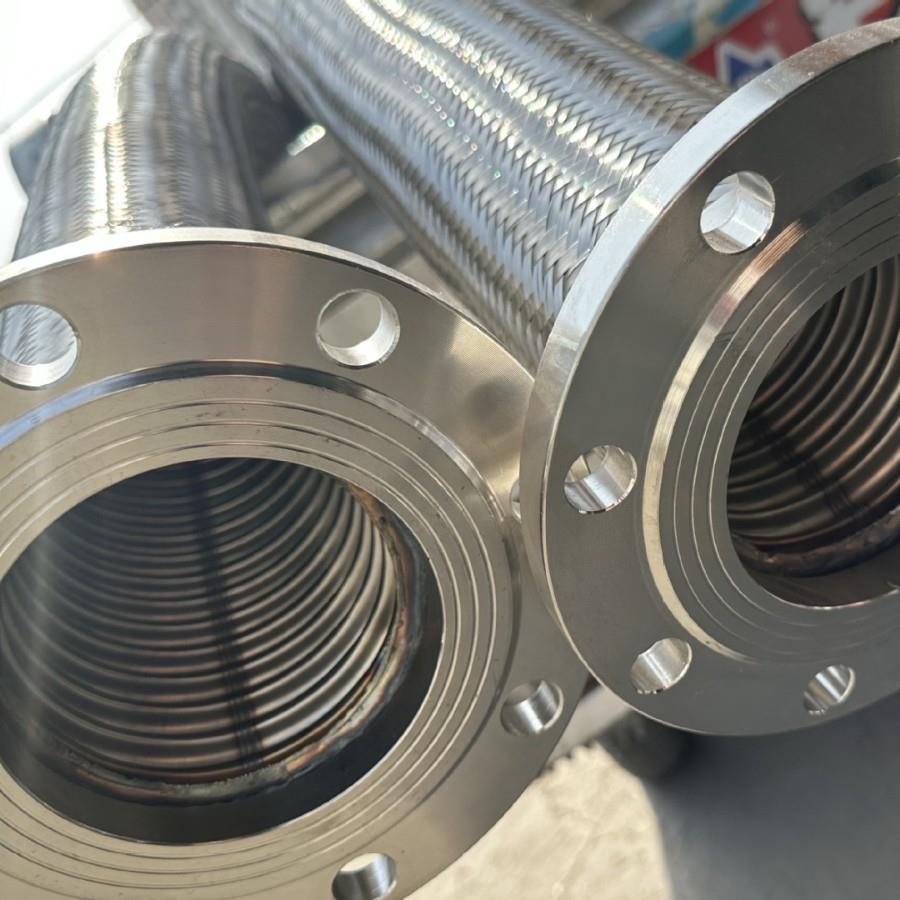 大口径不锈钢波纹管法兰式金属软管耐油耐腐蚀高温高压编织软连接